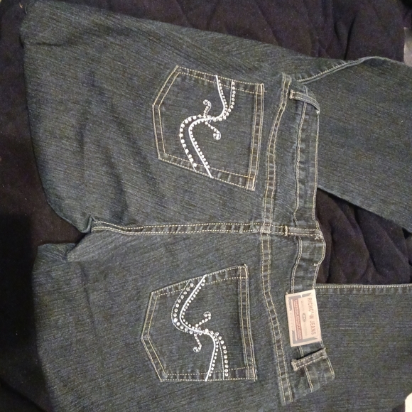 Black 'free culture's jeans, size 13 - Picture 5 of 5